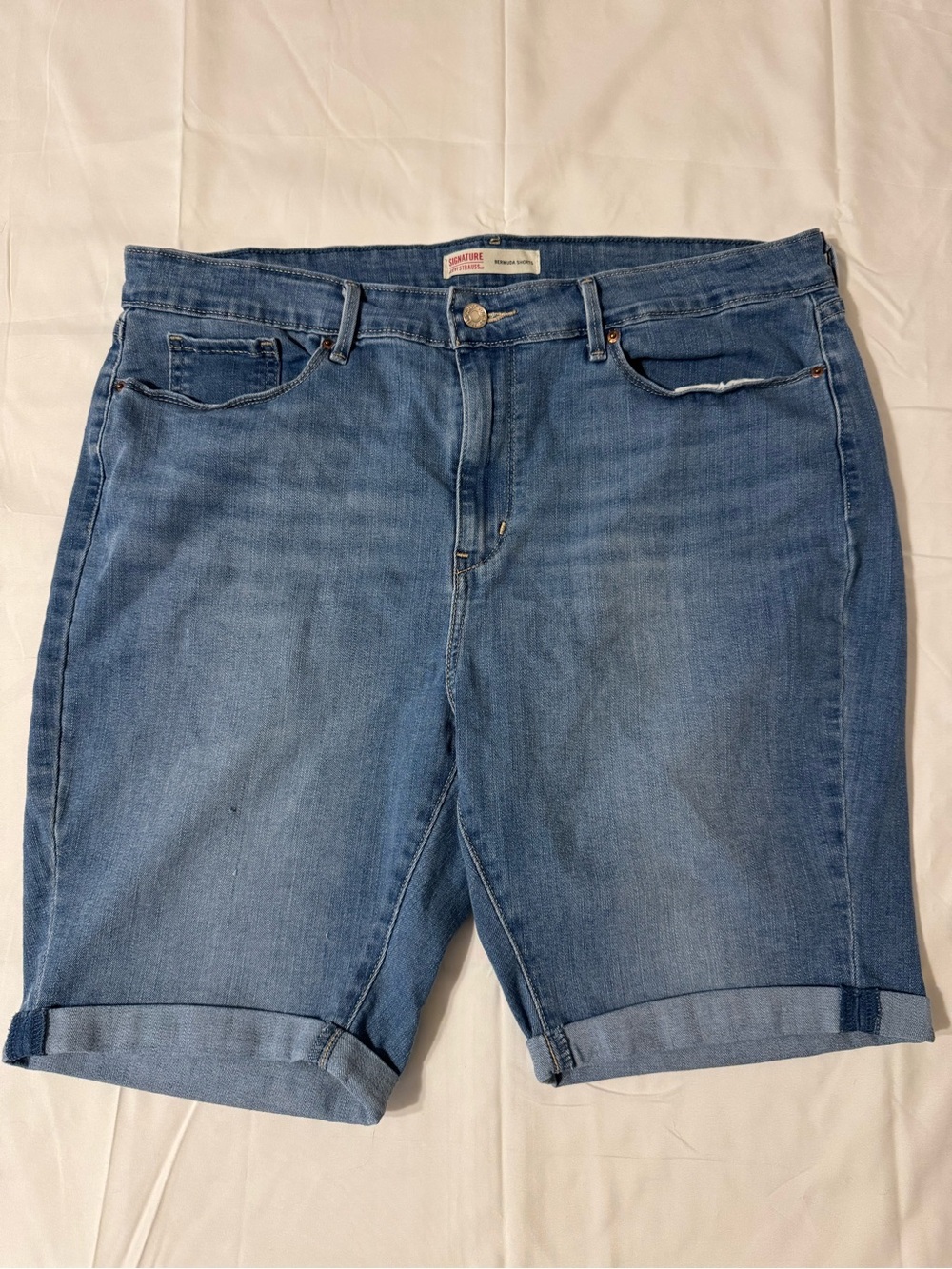 Levi Strauss Signature Men's Classic Blue Denim Jean Bermuda Shorts